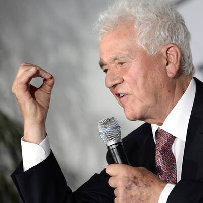 Der Milliardär lud in die Orangerie nach Schönbrunn ein.