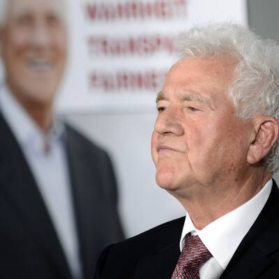 Der Milliardär lud in die Orangerie nach Schönbrunn ein.