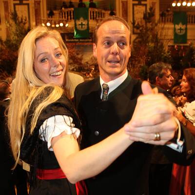 Ehemalige Schönheitskönigin im Parlament