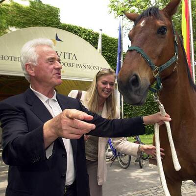 Ehemalige Schönheitskönigin im Parlament