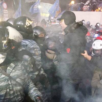 Chaotische Szenen mit dem Box-Champion und Oppositionsführer