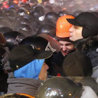 Chaotische Szenen mit dem Box-Champion und Oppositionsführer