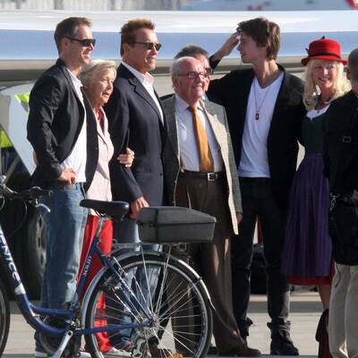 Arnold Schwarzenegger landet in Graz