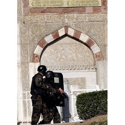 Angreifer nach Schusswechsel mit Polizei getötet