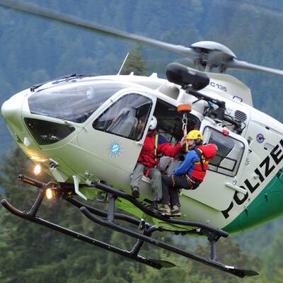 Touristen 18 Stunden in Seilbahn eingeschlossen