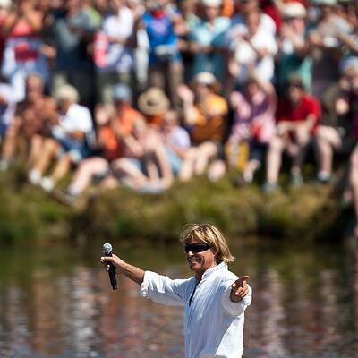 Tausende wanderten mit Hansi auf den Hahnenkamm