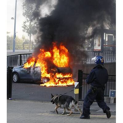 Krawalle in ganz England