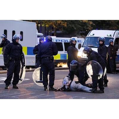 Krawalle in ganz England