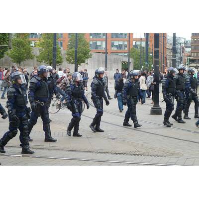 Krawalle in ganz England