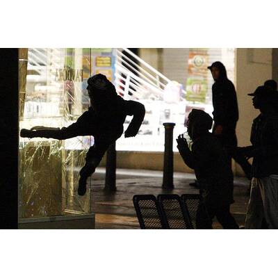 Krawalle in ganz England