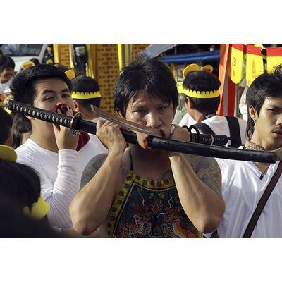 Horror-Szenen von Vegetarier-Fest auf Insel Phuket