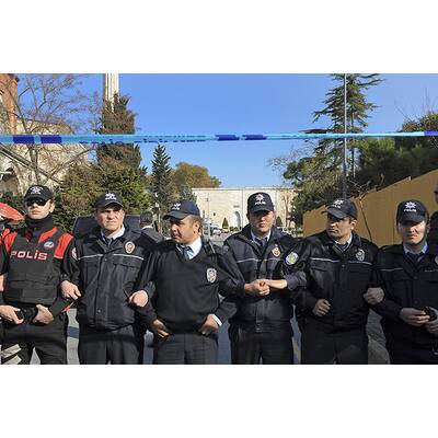 Angreifer nach Schusswechsel mit Polizei getötet