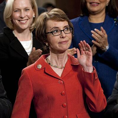 Mark Kelly macht First Lady Michelle Obama auf Schuss-Opfer Gabrielle Giffords aufmerksam