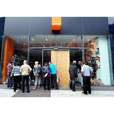 Krawalle in ganz England