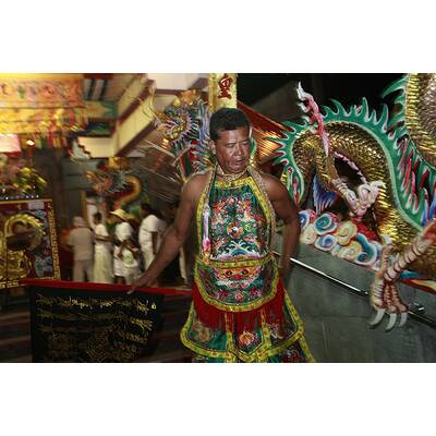 Horror-Szenen von Vegetarier-Fest auf Insel Phuket