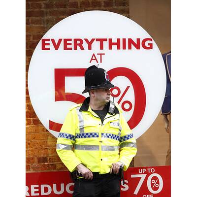 Krawalle in ganz England