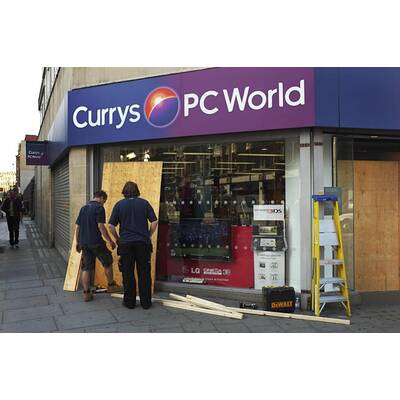 Krawalle in ganz England