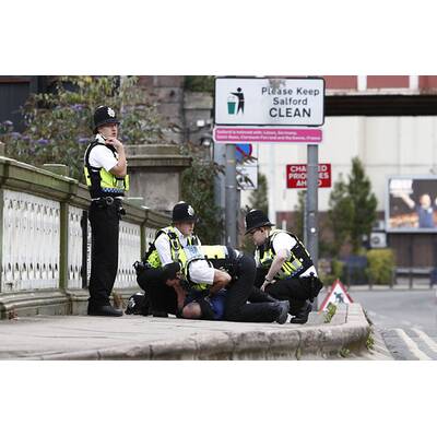 Krawalle in ganz England