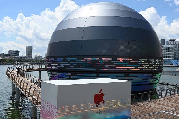Schwimmende Kugel ist coolster Apple Store der Welt