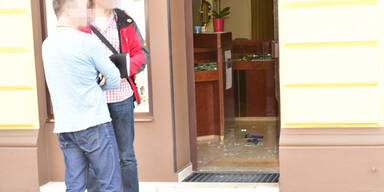 Vier Männer überfallen Juwelier 