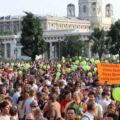 Tausende demonstrieren für Arigona