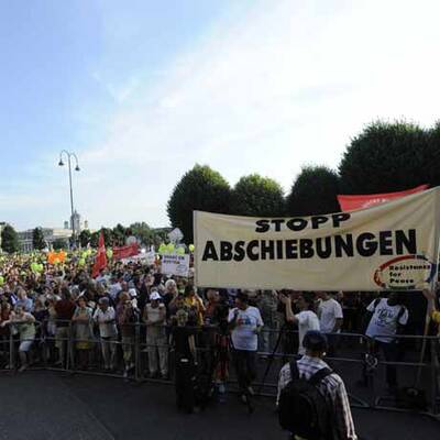 Tausende demonstrieren für Arigona