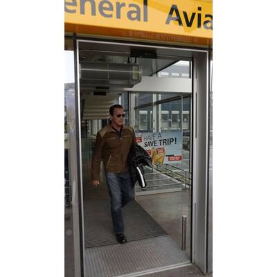 Arnold Schwarzenegger auf dem Weg nach Kitzbühel