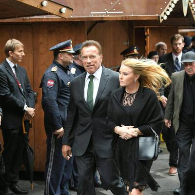 FIA-Chef Jean Todt und Formel-1-Rechteinhaber Chase Carey von Liberty