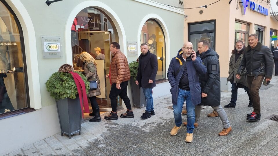 Arnold Schwarzenegger beim Kitz-Shopping