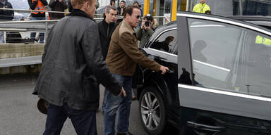 Arnie mit Freundin in Innsbruck gelandet