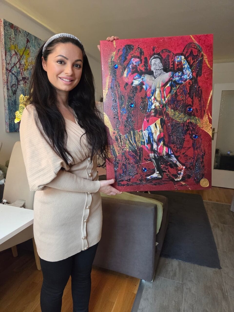 Künstlerin Margarita Gavrielova mit dem Bild