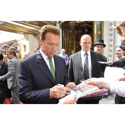 Arnold Schwarzenegger in Wien gelandet