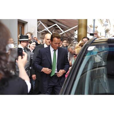 Arnold Schwarzenegger in Wien gelandet