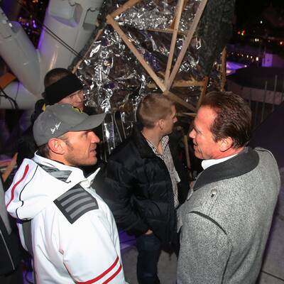 Der Ex-Governator und die Ski-Legende bei der Eröffnung der Ski-WM