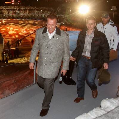 Der Ex-Governator und die Ski-Legende bei der Eröffnung der Ski-WM