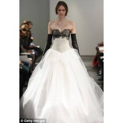 Trend. Schwarze Brautkleider