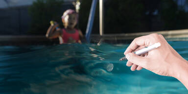 60-j&auml;hriger Badegast filmte Kinder mit einem Kugelschreiber