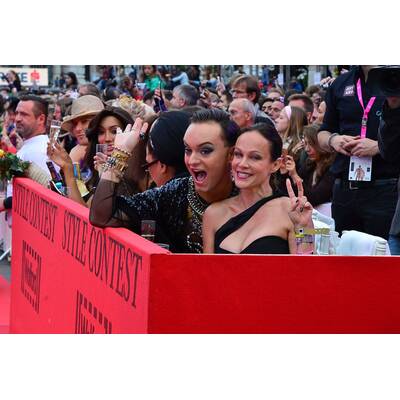 Die Stars treffen am roten Teppich des Life Ball 2014 ein