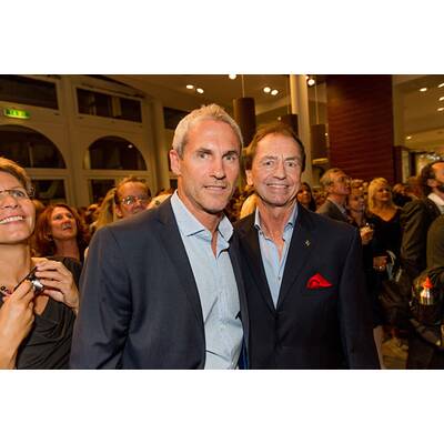 Jeannine Schillers Charity-Shopping