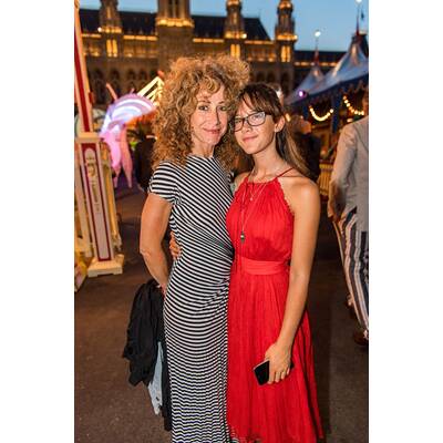 Circus Roncalli: Stars auf Gala-Premiere