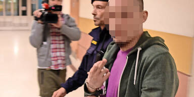 Algerier Wien H&auml;fen Feuer in Zelle