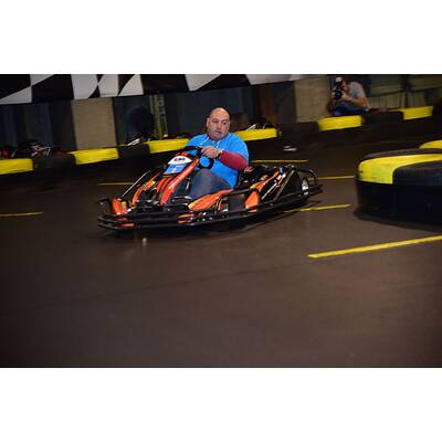 Licht ins Dunkel: Promi-Go-Kart-Rennen