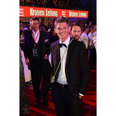 Die Stars treffen am roten Teppich des Life Ball 2014 ein