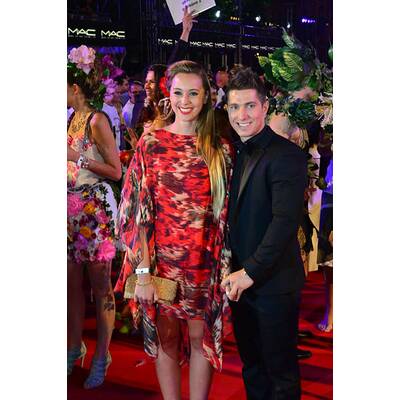 Stars und glamouröse Kostüme am Life Ball