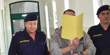 Aus Eifersucht  Rivalen erstochen