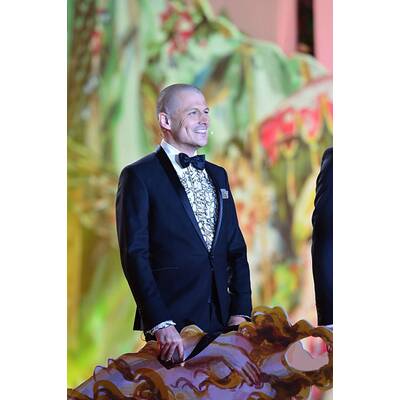 Stars und glamouröse Kostüme am Life Ball