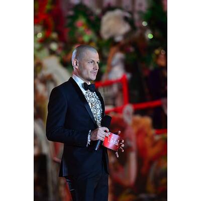 Stars und glamouröse Kostüme am Life Ball