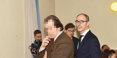 Brach Anwalt M&auml;dchen (9) den Oberarm?