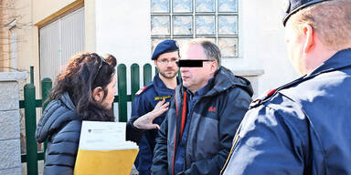 Eltern mit 17 Hieben erschlagen