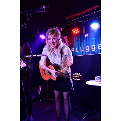 The Common Linnets: Ilse Delange in Wien